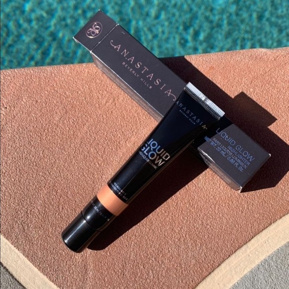 Anastasia liquid glow highlighter Penny